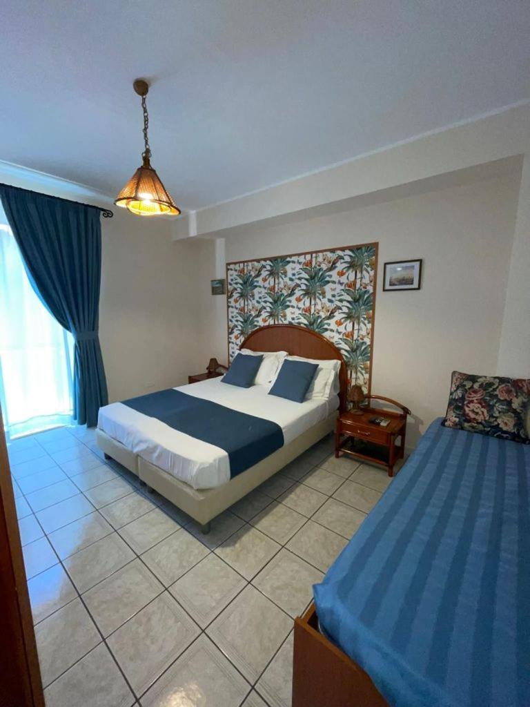 Casa Famiani Bed & Breakfast Letojanni Eksteriør billede